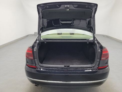 Used 2018 Volkswagen Passat 2.0T SE FWD image 29