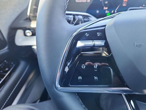New 2026 Cadillac Optiq Luxury 2 image 15