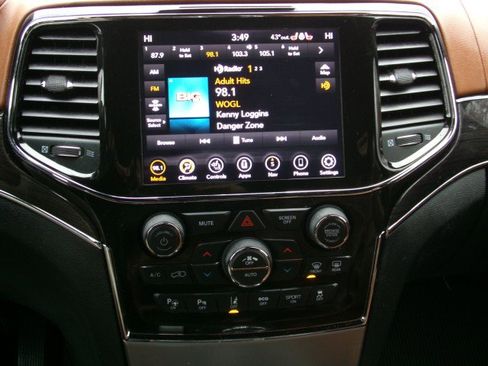 Used 2021 Jeep Grand Cherokee Overland image 22