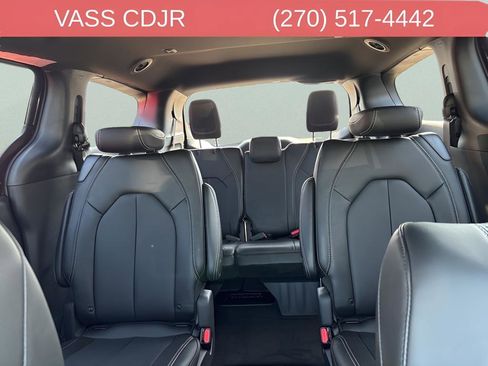 New 2026 Chrysler Pacifica Select FWD image 33