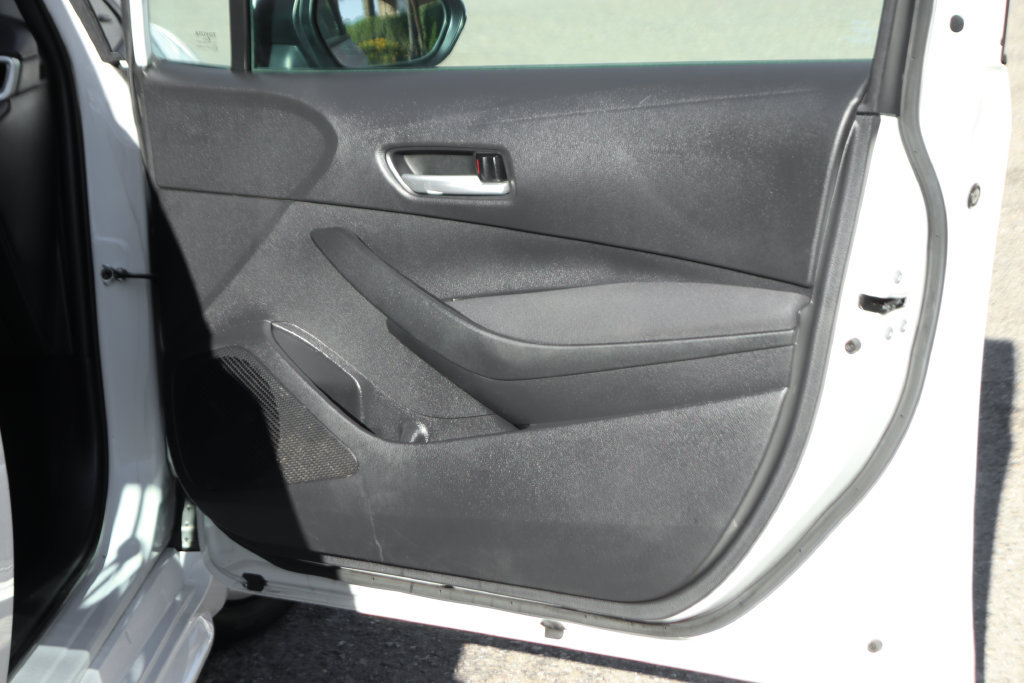 Used 2020 Toyota Corolla LE w/ Carpet Mat Package (TMS) FWD image 36