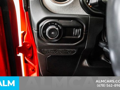 Used 2025 Jeep Wrangler Unlimited Sahara AWD/4WD image 30