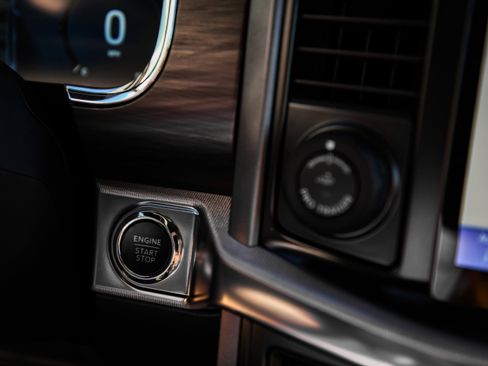 New 2025 Ford F150 Lariat w/ Equipment Group 501A Mid image 16