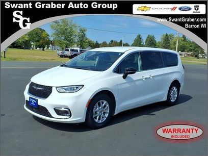 Used 2024 Chrysler Pacifica Touring-L