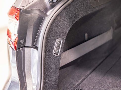 Used 2019 Maserati Levante S GranSport image 18