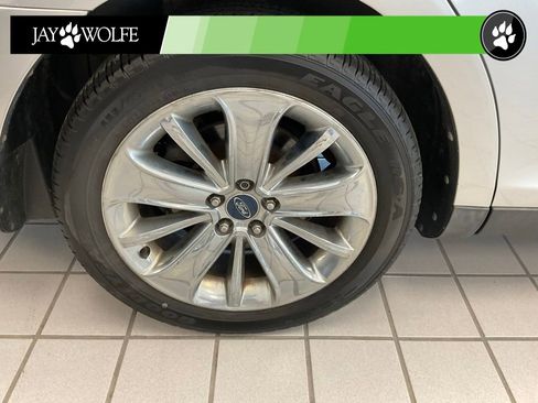 Used 2010 Ford Taurus Limited AWD/4WD image 7