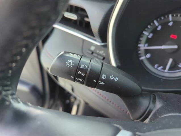 Used 2021 Toyota Highlander XSE FWD image 18
