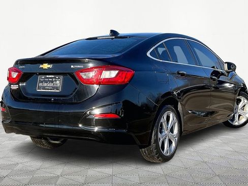 Used 2017 Chevrolet Cruze Premier image 12