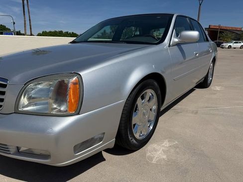 Used 2002 Cadillac De Ville DTS w/ Premium Equipment Pkg image 12