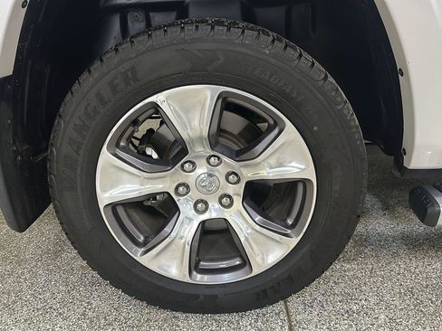 Used 2021 RAM 1500 Laramie AWD/4WD image 11