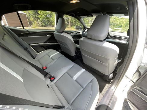 Used 2025 Toyota Camry SE w/ Convenience Package FWD image 43