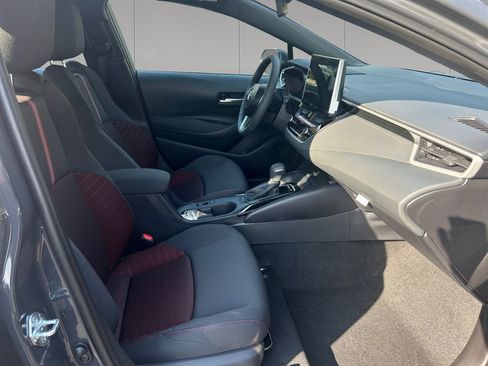 Used 2026 Toyota Corolla SE w/ SE Package FWD image 17