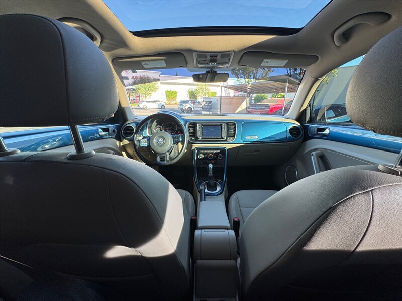 Used 2019 Volkswagen Beetle 2.0T SE FWD image 32