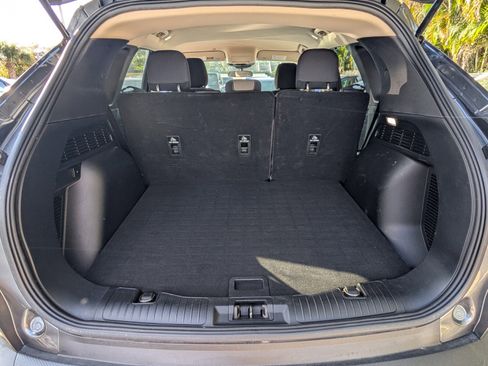 Used 2020 Ford Escape SE image 14