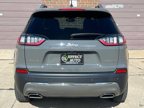 Used 2021 Jeep Cherokee Limited image 11