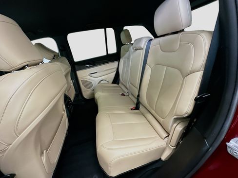 Used 2023 Jeep Grand Cherokee Limited AWD/4WD image 29