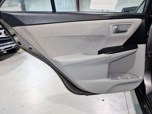 Used 2016 Toyota Camry XSE w/ Moonroof Package FWD image 19