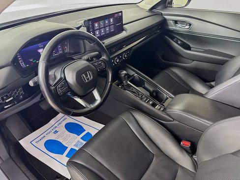Used 2023 Honda Accord Touring image 9