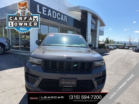 Used 2024 Jeep Grand Cherokee Altitude AWD/4WD image 8