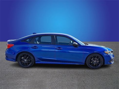 Used 2023 Honda Civic Sport image 4