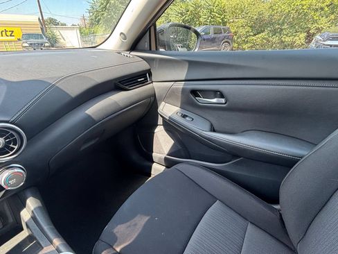 Used 2025 Nissan Sentra SV FWD image 32