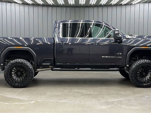 Used 2025 GMC Sierra 2500 SLE w/ SLE Value Package; image 6