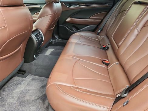 Used 2018 Buick LaCrosse Avenir image 25