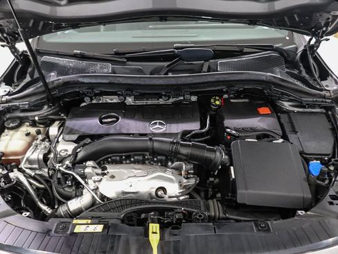 Certified 2022 Mercedes-Benz GLA 250 4MATIC image 28
