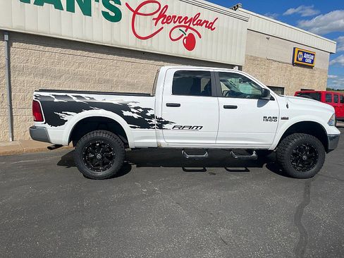 Used 2018 RAM 1500 Outdoorsman AWD/4WD image 8