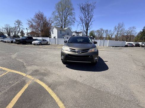 Used 2013 Toyota RAV4 XLE AWD/4WD image 47