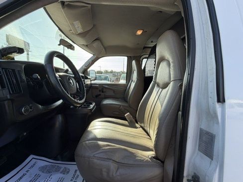 Used 2008 Chevrolet Express 3500 RWD image 19