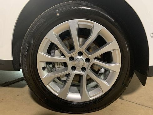 Used 2025 Land Rover Range Rover Sport image 32