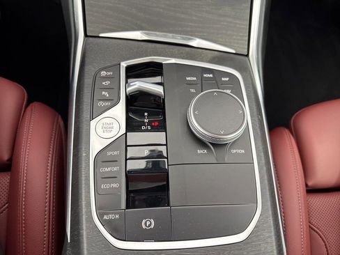 Used 2023 BMW 330i xDrive Sedan w/ Premium Package AWD/4WD image 4