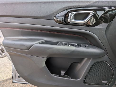 New 2026 Jeep Compass Trailhawk w/ Sun, Sound & Navigation Group image 24