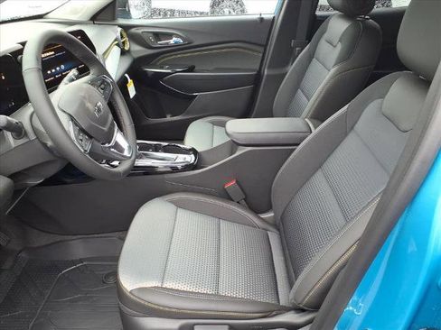 New 2026 Chevrolet Trax LT w/ Sunroof Package image 7