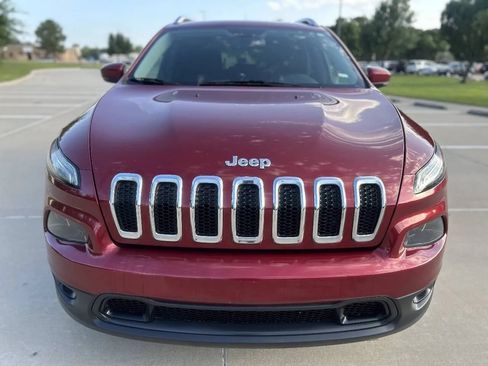 Used 2017 Jeep Cherokee Latitude w/ Safety/Convenience Group AWD/4WD image 3