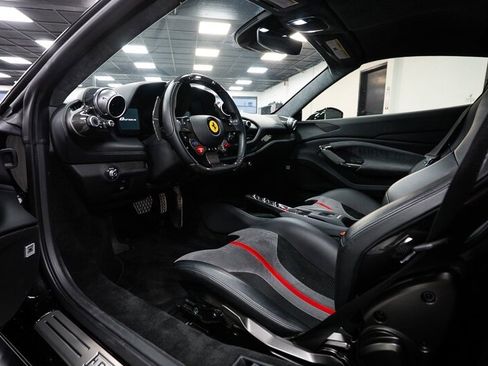Used 2021 Ferrari F8 Tributo image 29
