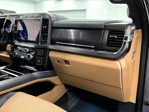 Used 2024 Ford F250 Lariat w/ Black Appearance Package image 16