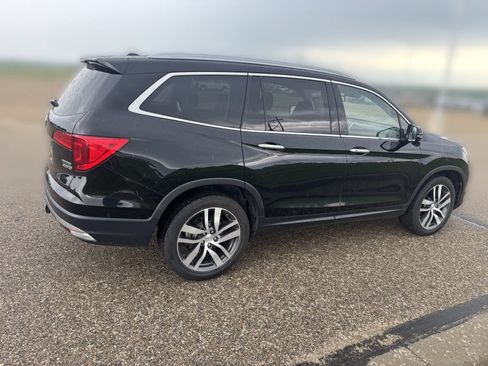 Used 2017 Honda Pilot Touring image 4