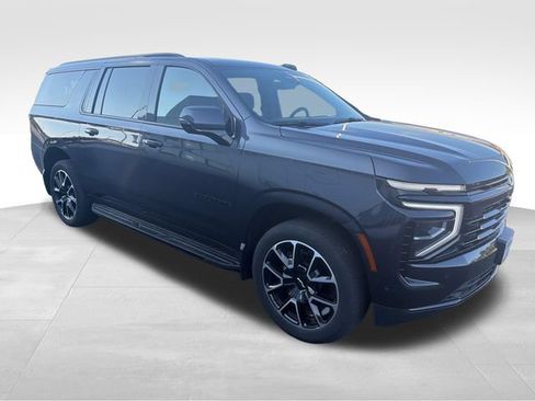 Used 2025 Chevrolet Suburban RST w/ Comfort Package AWD/4WD image 8