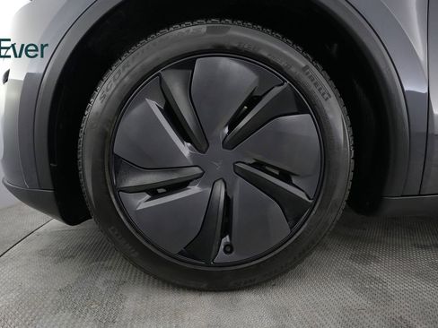 Used 2026 Tesla Model Y AWD image 19