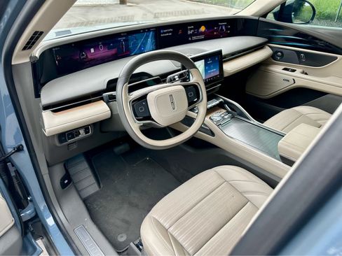 Used 2025 Lincoln Nautilus Reserve w/ Jet Appearance Package AWD/4WD image 11