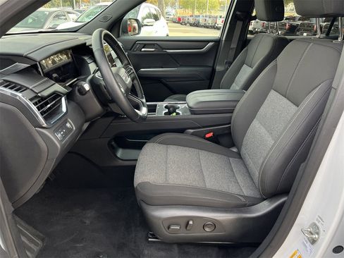 Used 2025 GMC Acadia Elevation image 20