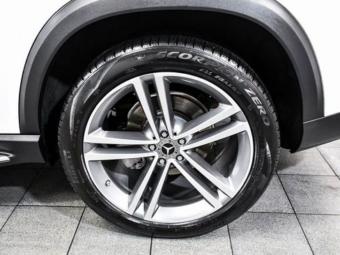 Used 2022 Mercedes-Benz GLE 350 4MATIC w/ Premium Package image 8