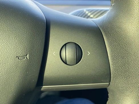 Used 2020 Tesla Model 3 Standard Range image 17