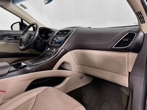 Used 2019 Lincoln Nautilus Reserve AWD/4WD image 32