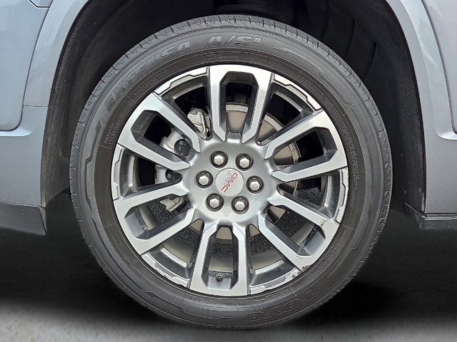 Used 2021 GMC Acadia Denali w/ Denali Technology Package FWD image 9