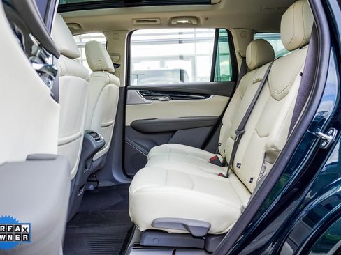 Used 2025 Cadillac XT6 Premium Luxury image 23