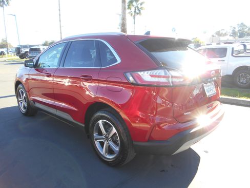 Used 2024 Ford Edge SEL w/ Convenience Package image 5