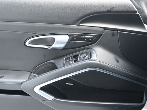 Certified 2018 Porsche 911 Carrera 4S image 29